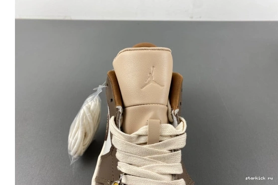 1 JORDAN RETRO LOW HF5743-221 HF5743-221  0908